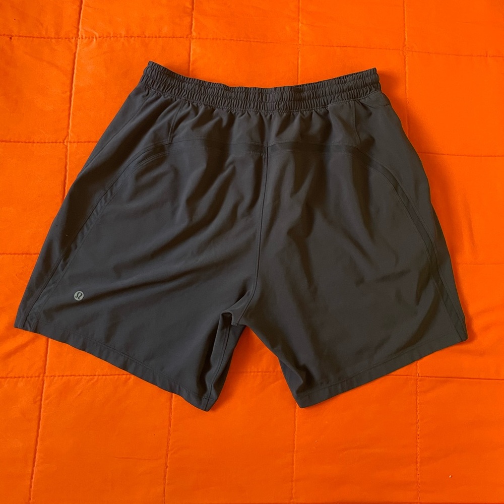 Lululemon Shorts Mens Large Black Stretch Perform Athleisure Yoga - Picture 2 of 5